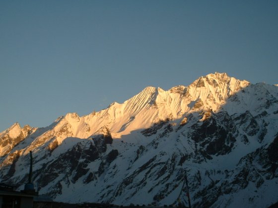 a picture called n langtang2 should be here...